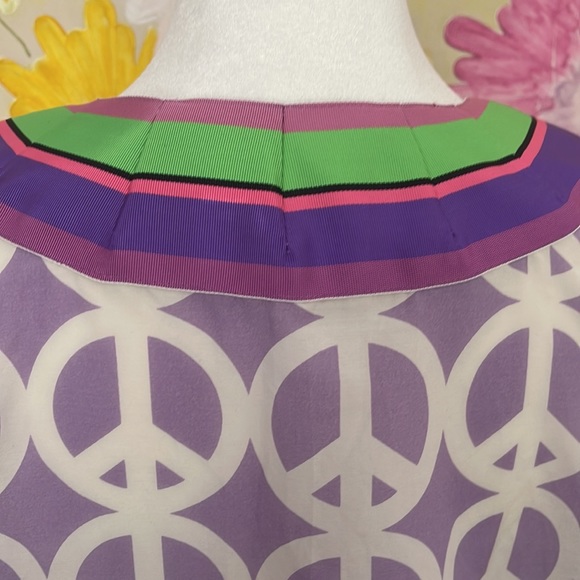 Peace Sign Tunic Perfect for Spring and Summer - Picture 5 of 7